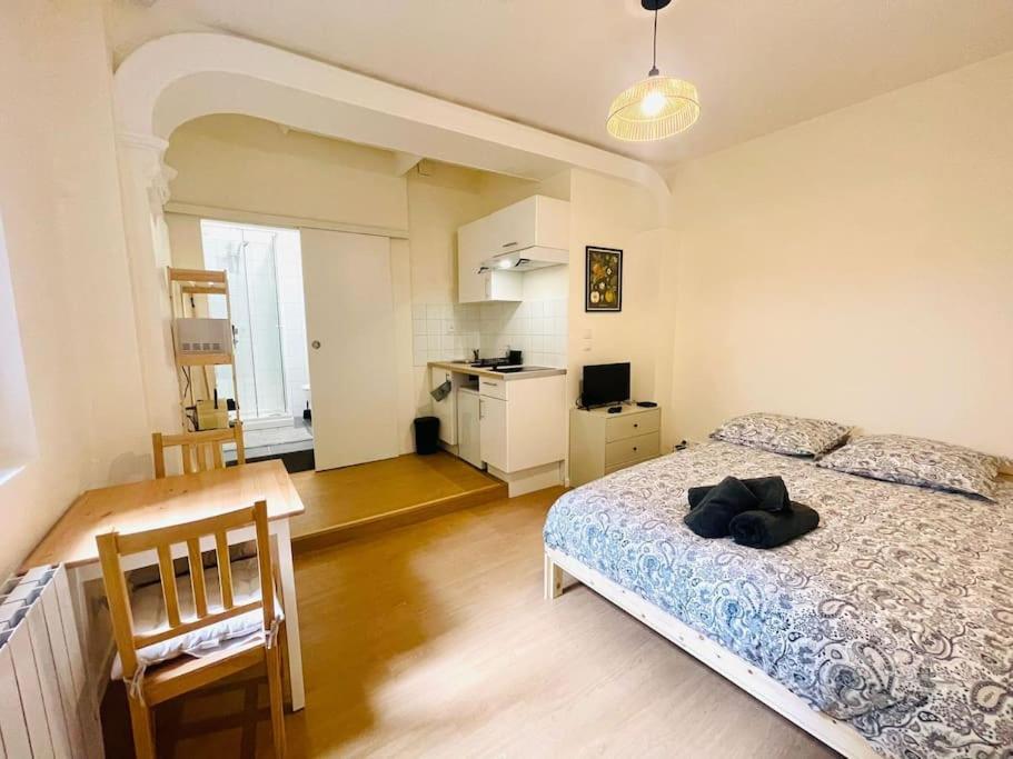 Appartement Le Petit Meuble Hyper Centre à Orléans Extérieur photo